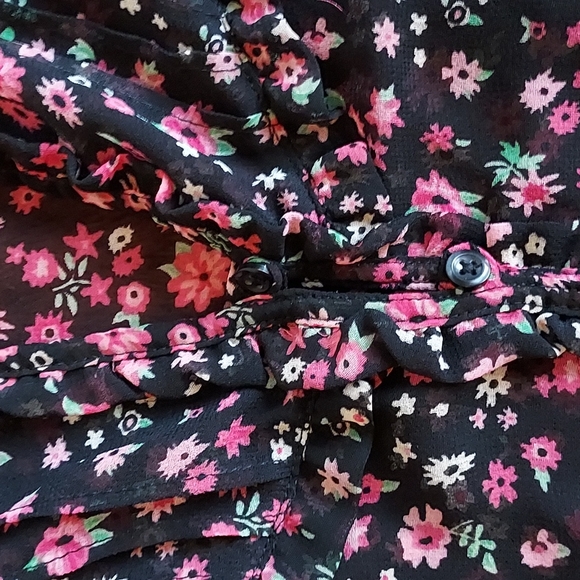 Route 66 Mid-Sleeve Floral Blouse - Picture 6 of 10